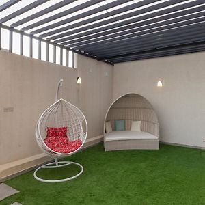 Queen Room Garden View